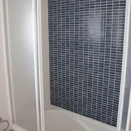 Your Home, شقة نازاريه